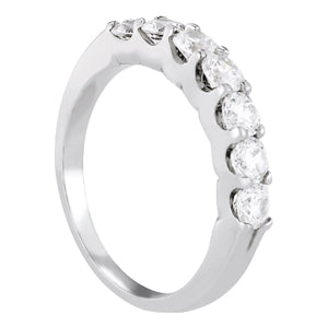 18K White Gold Round Diamond Wedding Ring
