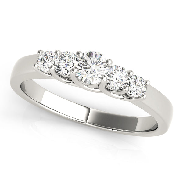 Round Diamond Wedding Ring Premium Metal